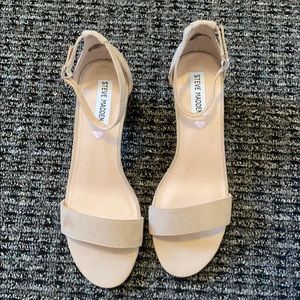 Limited edition Steve Madden suede heart heels